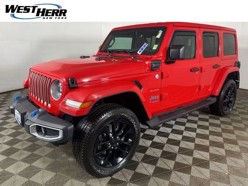 Used 2022 Jeep Wrangler Unlimited Sahara w/ Cold Weather Group AWD/4WD image 23
