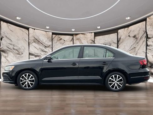 Used 2017 Volkswagen Jetta SE image 8