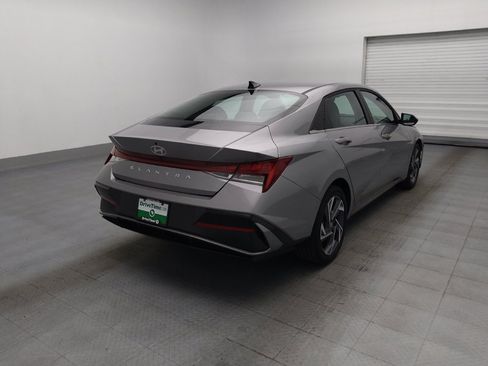 Used 2025 Hyundai Elantra SEL FWD image 9