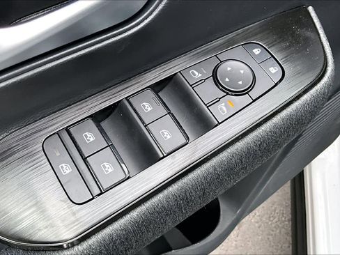 New 2026 Nissan Kicks SV image 19