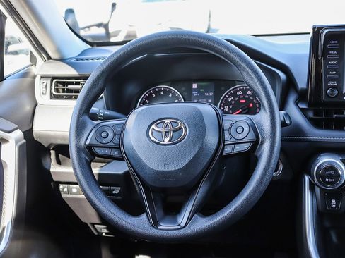 Certified 2022 Toyota RAV4 XLE w/ Convenience Package FWD image 18
