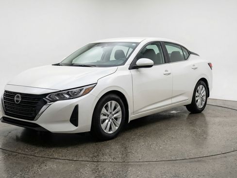 Used 2025 Nissan Sentra S image 3