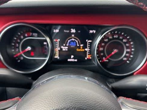 Used 2022 Jeep Wrangler Unlimited Rubicon AWD/4WD image 13