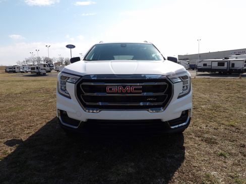 Used 2023 GMC Terrain AT4 AWD/4WD image 3