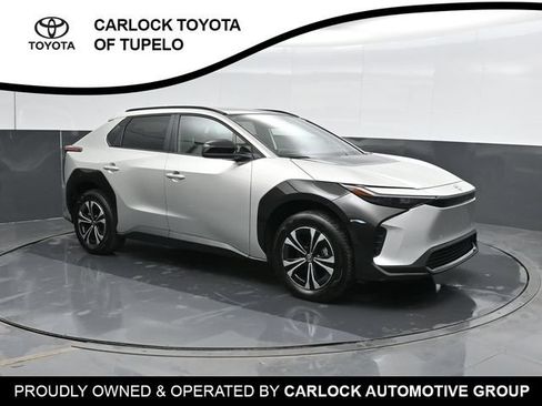 Used 2025 Toyota bZ4X FWD image 6