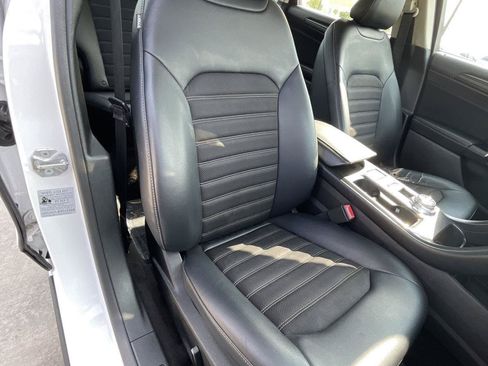 Used 2018 Ford Fusion SE w/ Equipment Group 201A FWD image 29