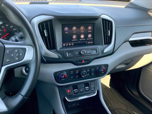 Used 2020 GMC Terrain SLE w/ Driver Convenience Package image 6