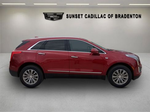 Used 2019 Cadillac XT5 Luxury image 3