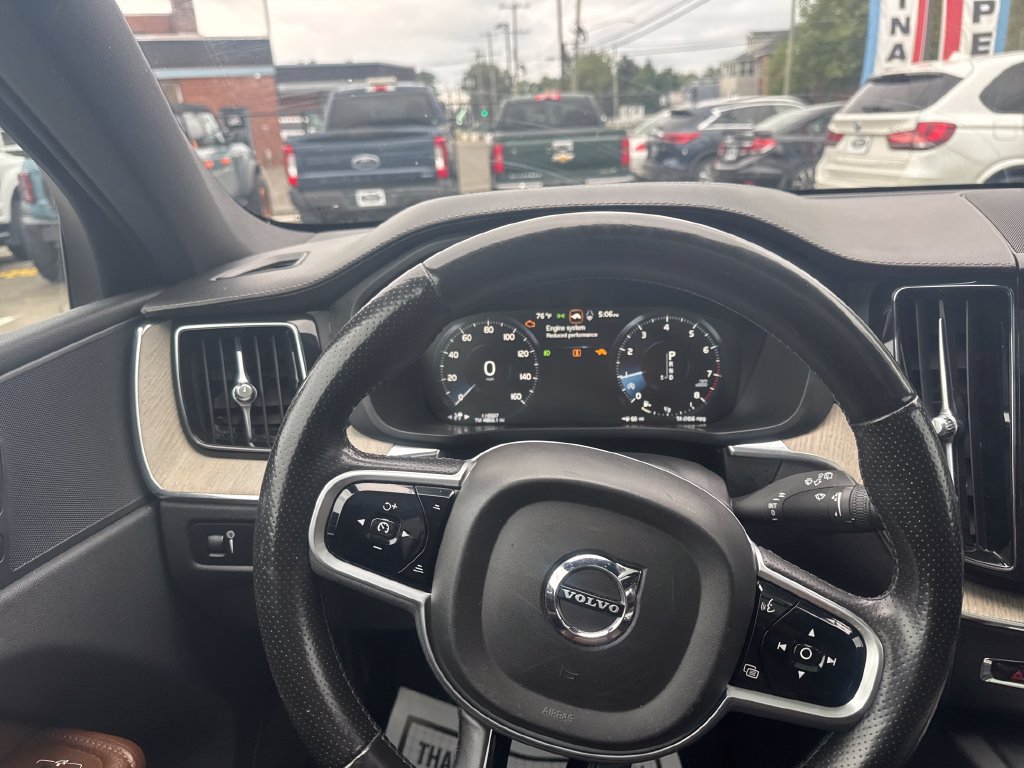 Used 2018 Volvo XC60 T6 Inscription w/ Convenience Package AWD/4WD image 16