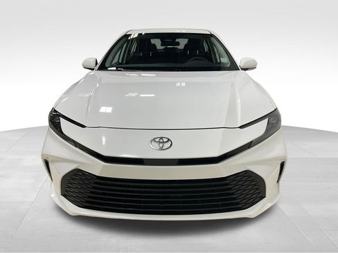 Used 2026 Toyota Camry LE FWD image 3