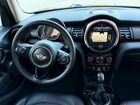 Used 2017 MINI Cooper 4-Door Hardtop FWD image 13