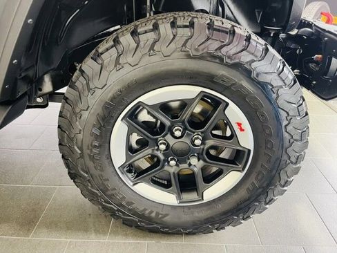 Used 2022 Jeep Wrangler Unlimited Rubicon w/ Steel Bumper Group AWD/4WD image 35
