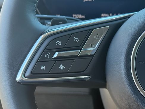 Used 2025 Buick Envision Avenir AWD/4WD image 14