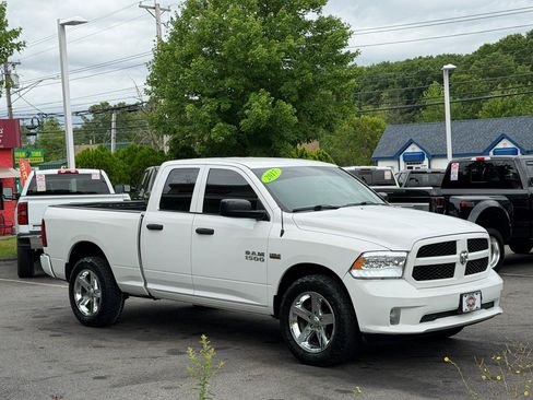 Used 2017 RAM 1500 Express AWD/4WD image 4