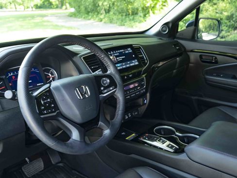 Used 2024 Honda Passport Black Edition image 16