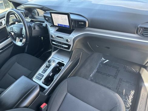 Used 2023 Ford Explorer XLT image 30