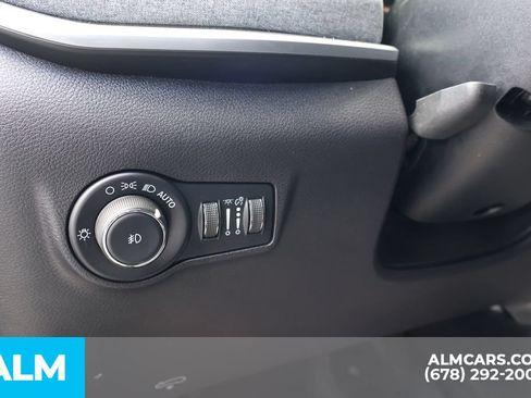 Used 2025 Jeep Compass Latitude AWD/4WD image 16