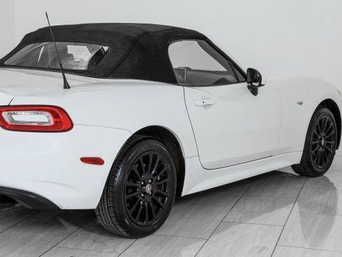 Used 2017 FIAT 124 Spider Classica RWD image 51