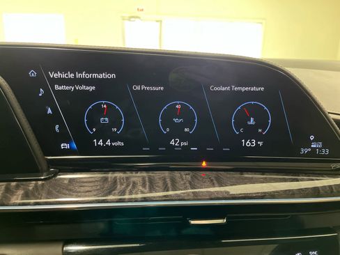 Used 2023 Cadillac Escalade Premium Luxury image 42