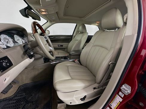 Used 2009 Chrysler 300 C image 19