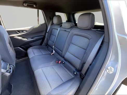 Used 2025 Chevrolet Equinox LT w/ Safety and Technology Package FWD image 16