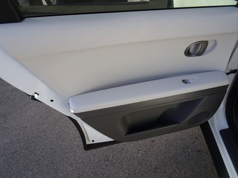 New 2026 Hyundai Ioniq 5 SEL image 14