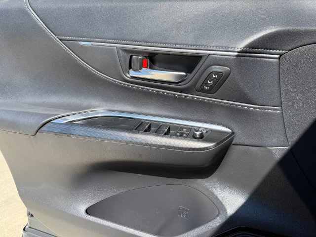 Used 2023 Toyota Venza XLE AWD/4WD image 19