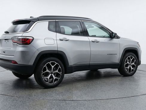 Used 2025 Jeep Compass Limited AWD/4WD image 9