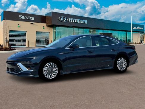 New 2025 Hyundai Sonata SEL image 2
