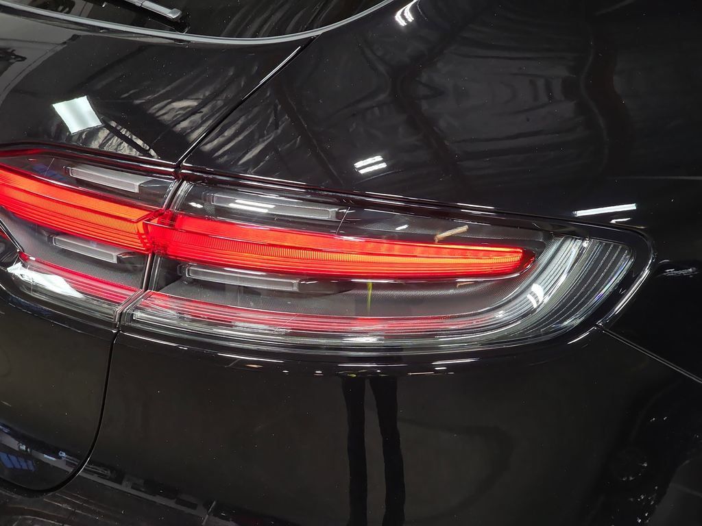 Certified 2026 Porsche Macan AWD/4WD image 30