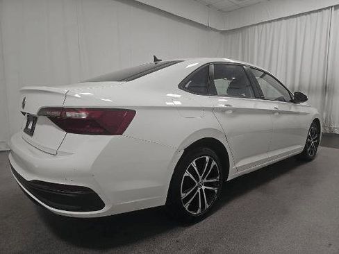 Used 2024 Volkswagen Jetta Sport FWD image 4