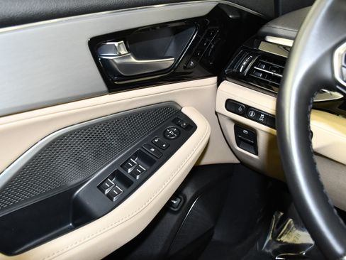 Certified 2025 Acura MDX SH-AWD image 32