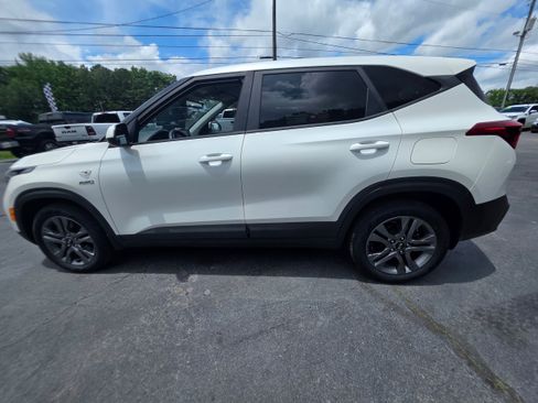 Used 2021 Kia Seltos LX AWD/4WD image 8