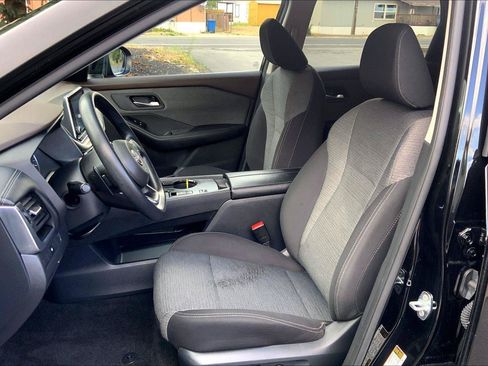 Used 2023 Nissan Rogue SV FWD image 25
