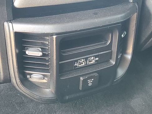Used 2020 RAM 1500 Big Horn AWD/4WD image 24