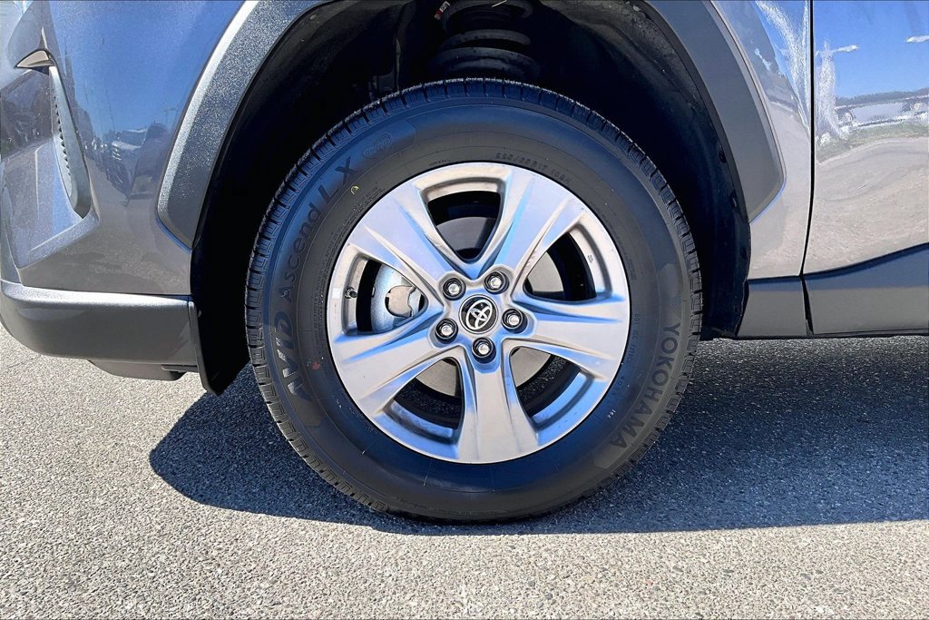 Certified 2024 Toyota RAV4 LE AWD/4WD image 34