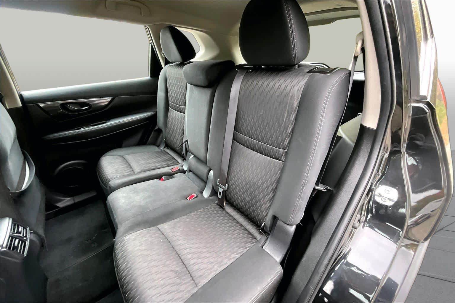 Used 2019 Nissan Rogue S AWD/4WD image 21