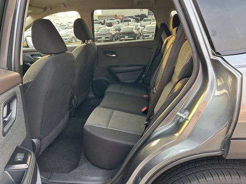 Used 2023 Nissan Rogue SV image 9