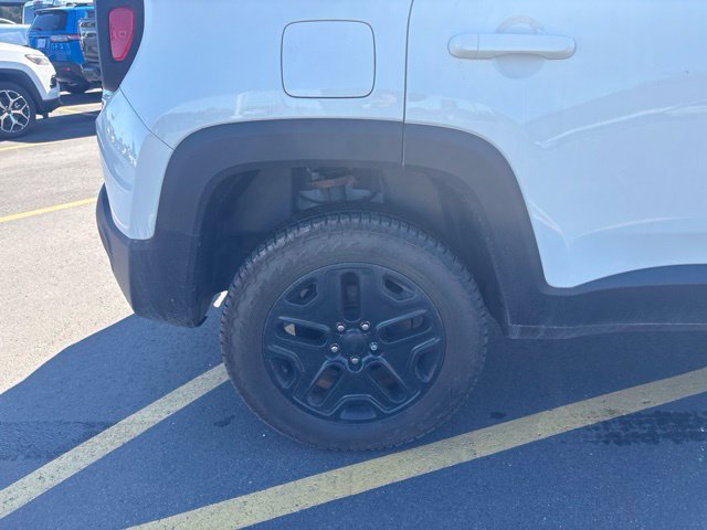 Used 2018 Jeep Renegade Trailhawk AWD/4WD image 12