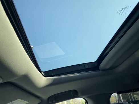 Used 2023 Honda Odyssey Touring image 19