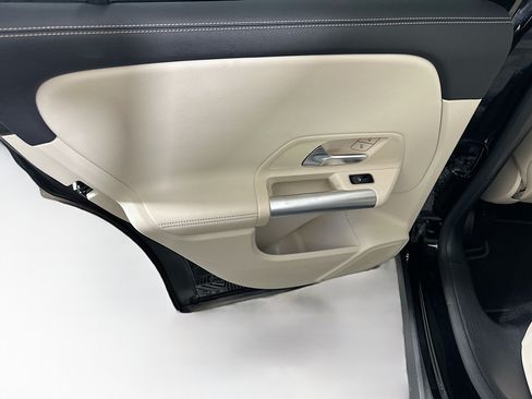 Used 2025 Mercedes-Benz GLA 250 image 25