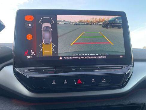 Used 2024 Volkswagen ID.4 Standard image 22