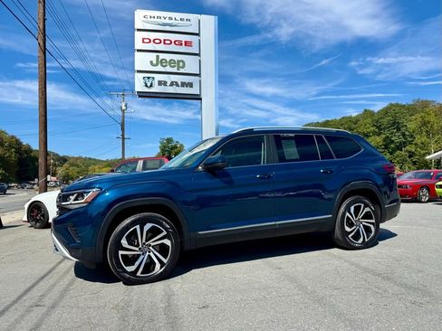 Used 2022 Volkswagen Atlas SEL image 2