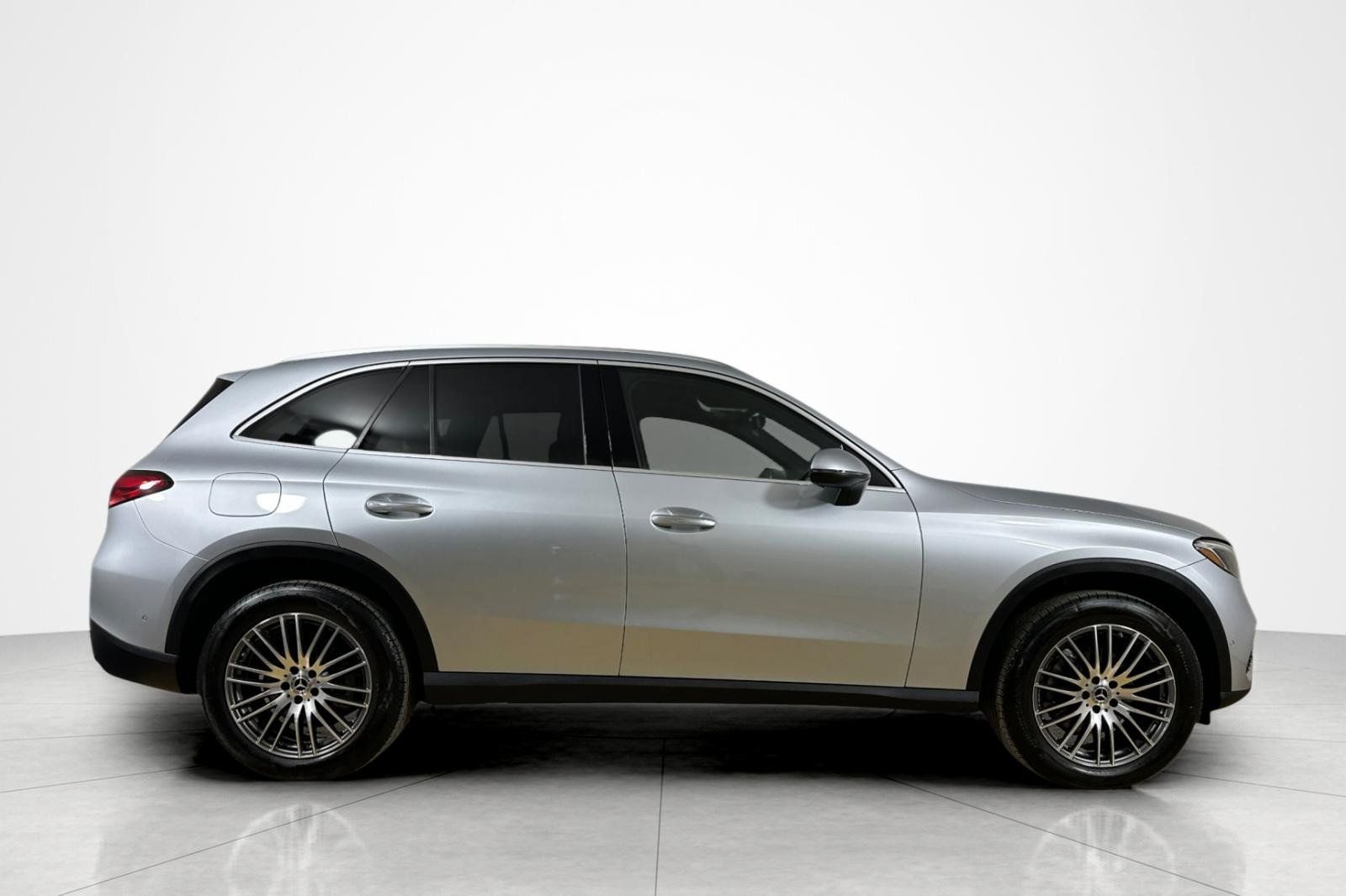 Used 2026 Mercedes-Benz GLC 300 image 6