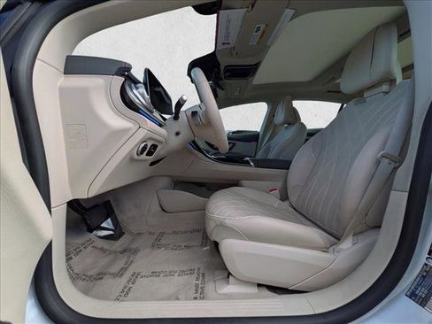 Certified 2023 Mercedes-Benz EQS 450+ 4MATIC Sedan image 17