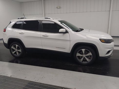 Used 2019 Jeep Cherokee Limited FWD image 11
