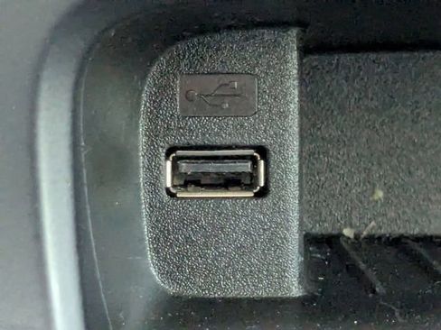 Used 2018 Ford Focus SE FWD image 24