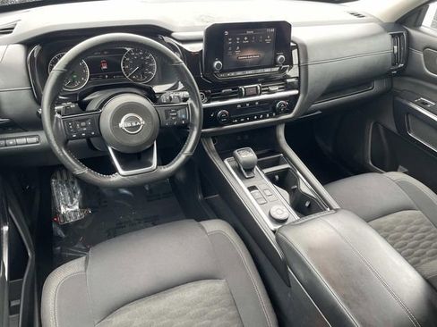 Used 2022 Nissan Pathfinder SV image 15
