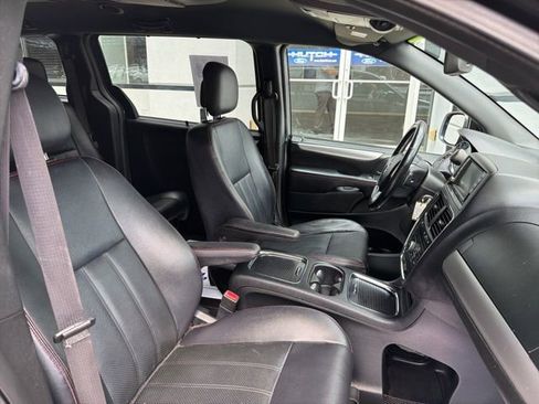 Used 2019 Dodge Grand Caravan GT image 19