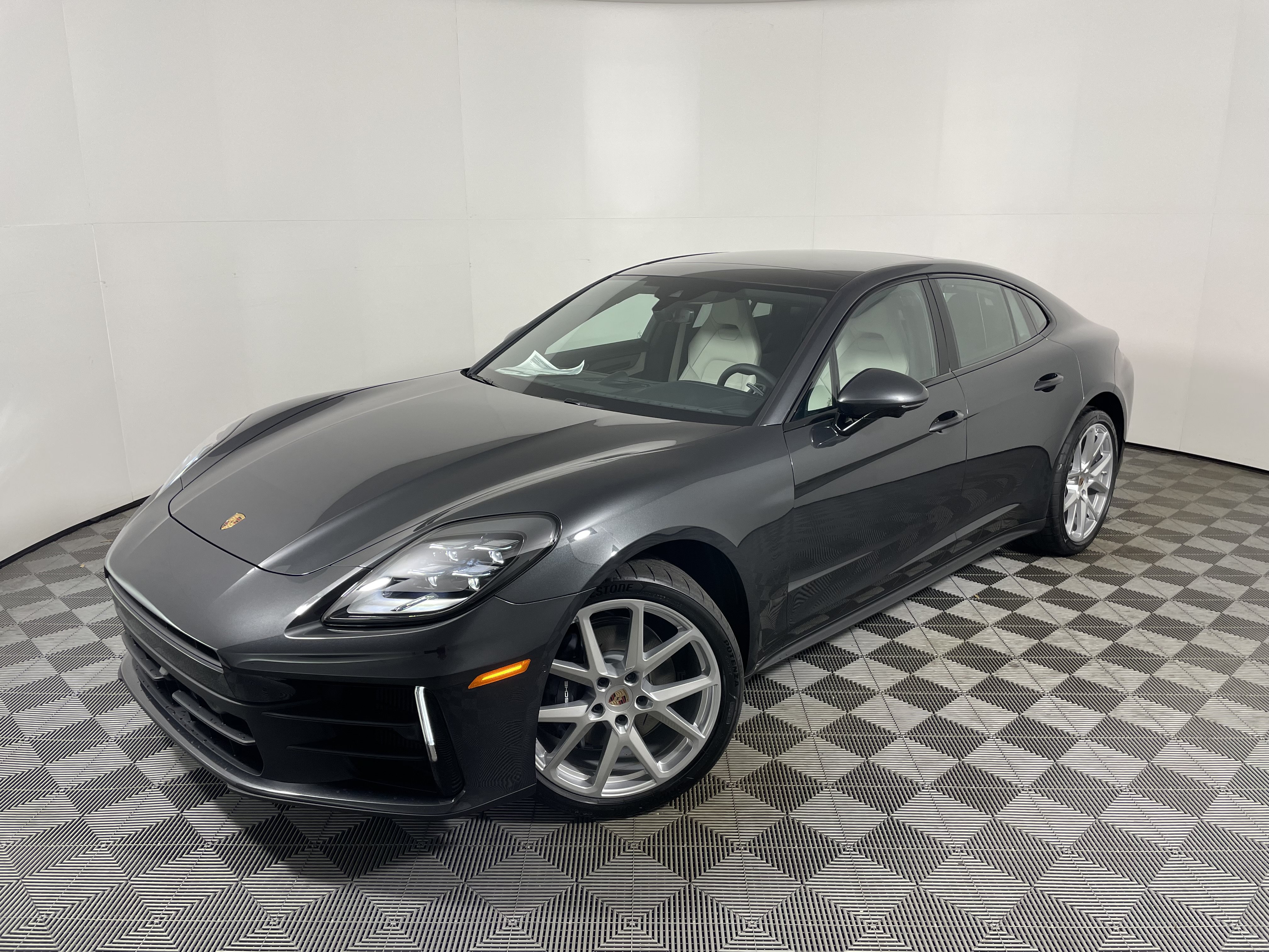 New 2026 Porsche Panamera RWD image 1